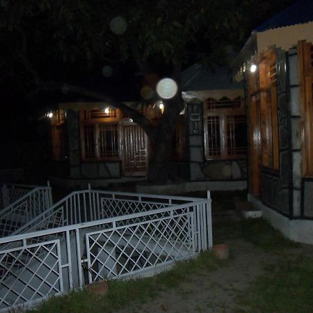 Manila Huts Hotel Naran Exterior foto